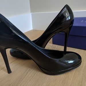 Stuart Weitzman black patent platform pumps
